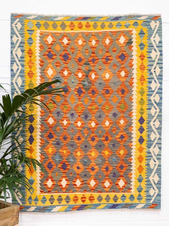 12732 Afghan Vegetable Dyed Kilim Rug 134x172cm (4.4 x 5.7ft)