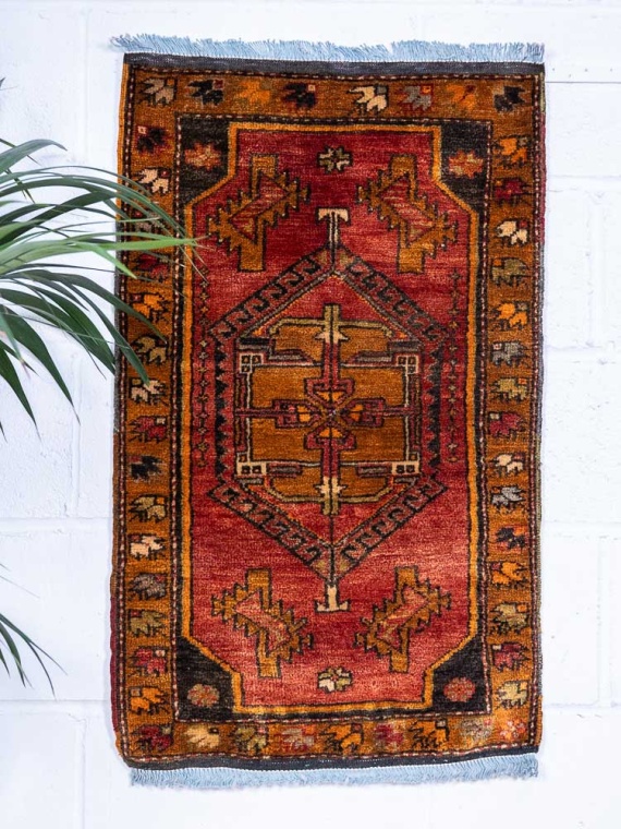 12842 Small Village Turkish Malatya Rug 56x92cm (1.10x 3ft)