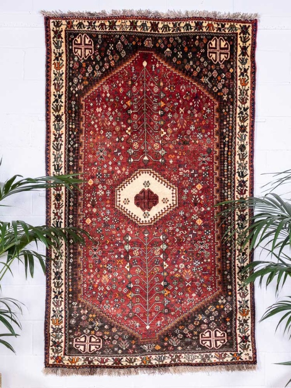 4829 Oriental Qashqai Soghad Bahman Carpet 140x233cm (4.7 x 7.7ft)