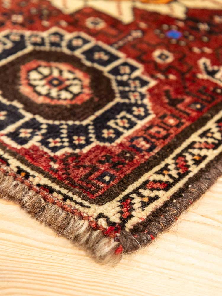 12556 Small Qashqai Wool Rug 55x58cm (1.9 x 1.11ft)