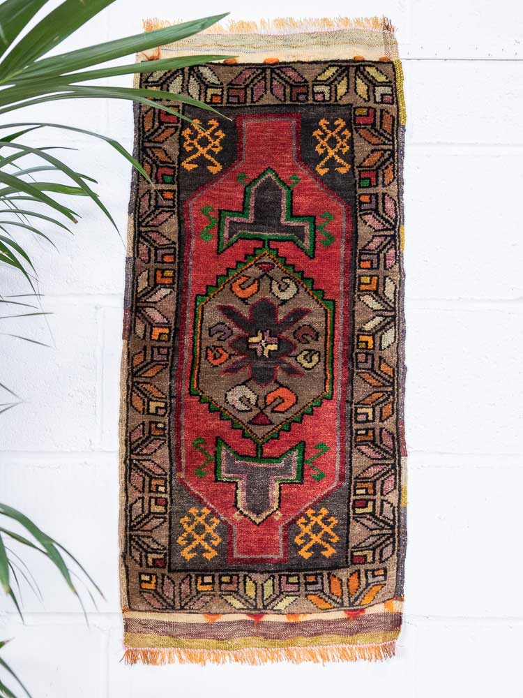 12608 Vintage Turkish Adana Yoruk Small Rug 41x90cm (1.4 x 2.11ft)