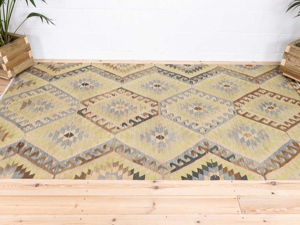 12625 Large Vintage Turkish Esme Kilim Rug 161x270cm (5.3 x 8.10ft)