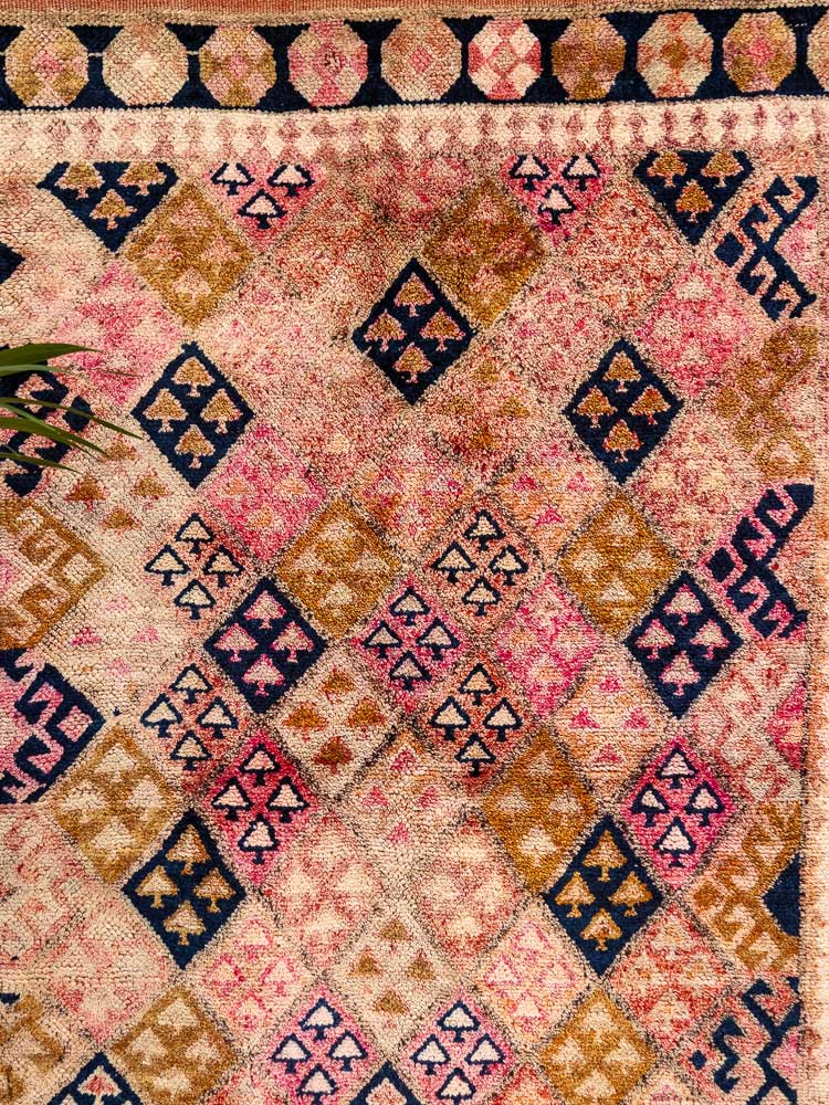 12635 Vintage Kurdish Herki Pile Rug 138x185cm (4.6 x 6.0ft)