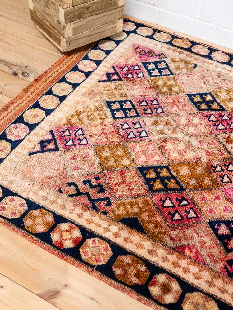 12635 Vintage Kurdish Herki Pile Rug 138x185cm (4.6 x 6.0ft)