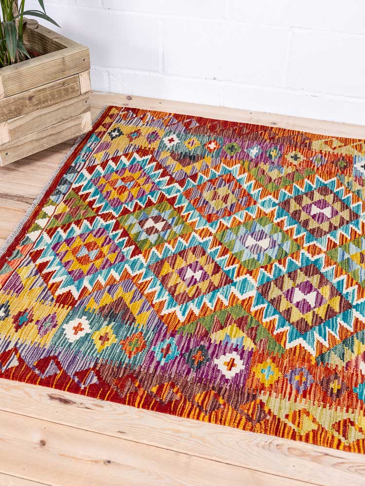 12656 Afghan Vegetable Dyed Kilim Rug 125x195cm (4.1 x 6.4ft)