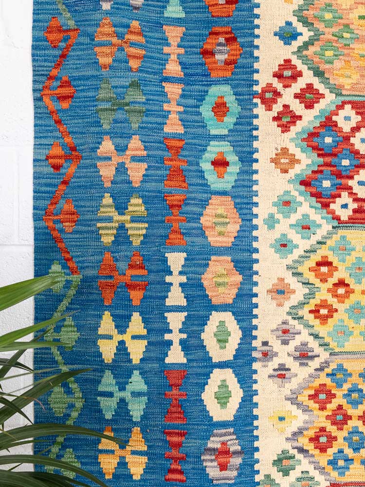 12677 Large Afghan Vegetable Dyed Kilim Rug 173x241cm (5.8 x 7.11ft)