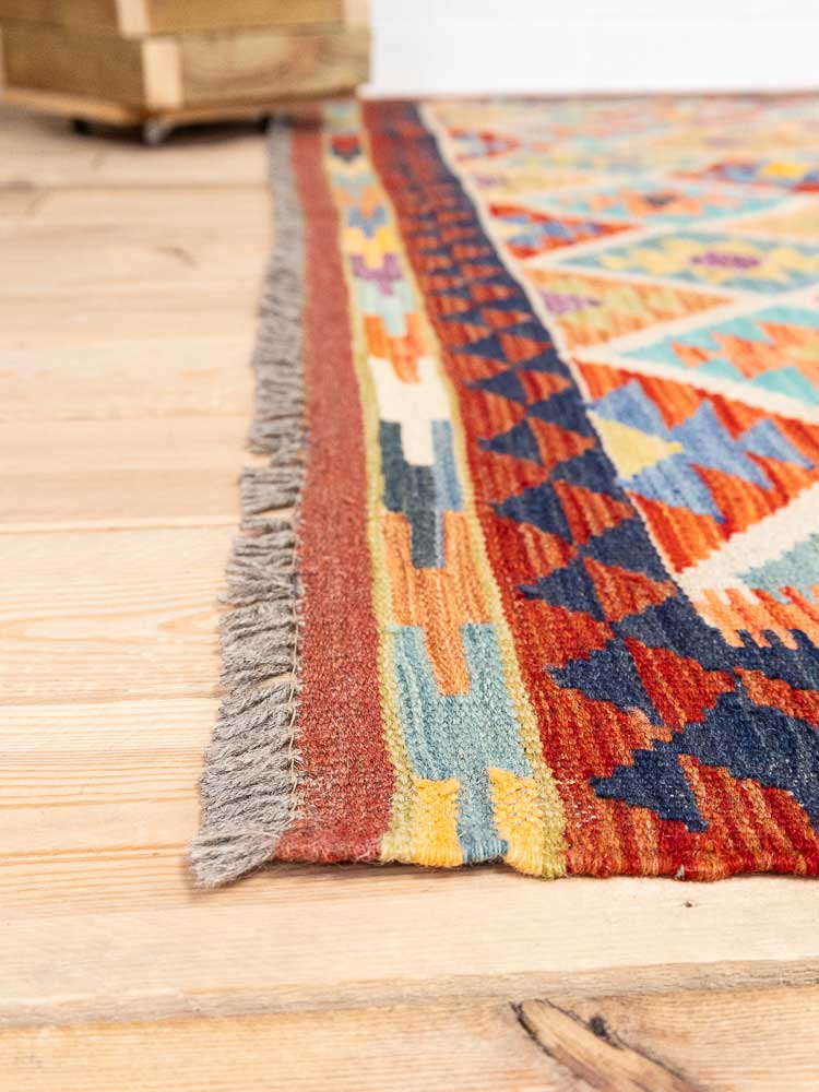 12689 Afghan Vegetable Dyed Kilim Rug 177x257cm (5.9 x 8.5ft)