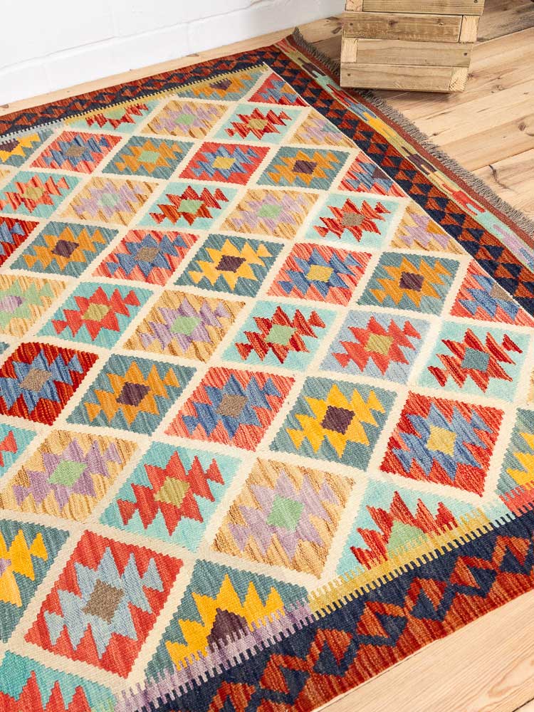 12689 Afghan Vegetable Dyed Kilim Rug 177x257cm (5.9 x 8.5ft)