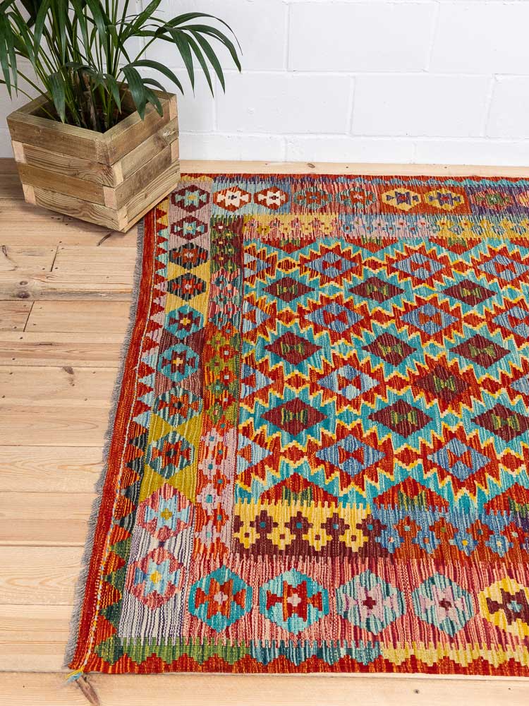 12692 Afghan Vegetable Dyed Kilim Rug 175x267cm (5.8 x 8.9ft)