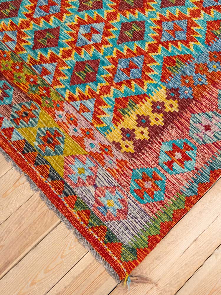 12692 Afghan Vegetable Dyed Kilim Rug 175x267cm (5.8 x 8.9ft)