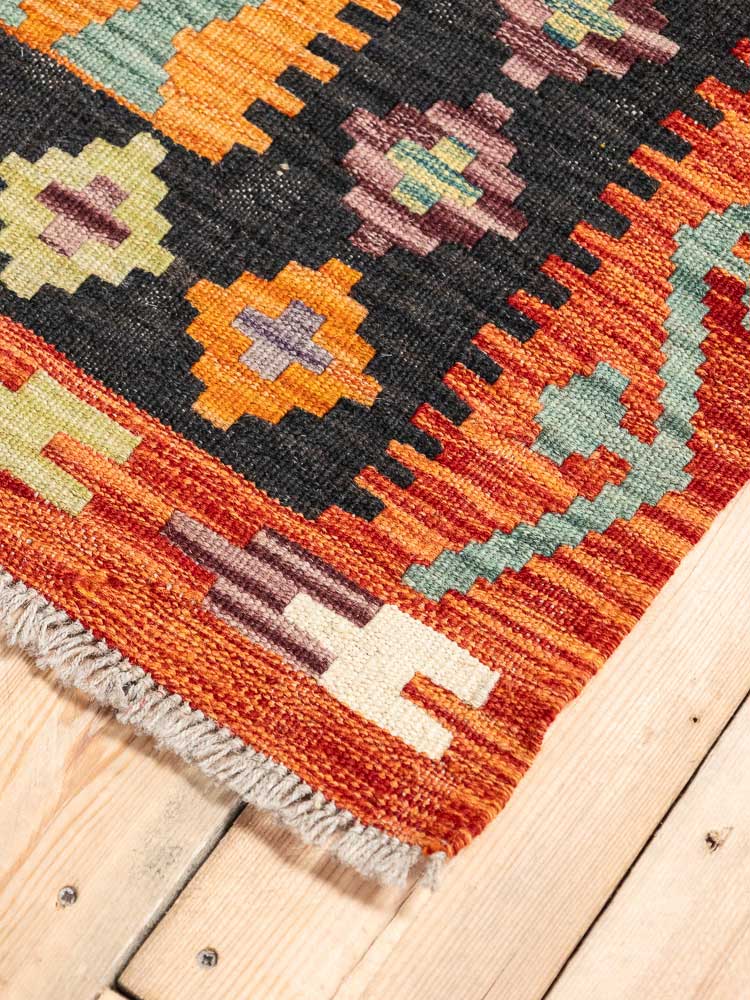 12696 Afghan Vegetable Dyed Kilim Rug 187x245cm (6.1 x 8.0ft)