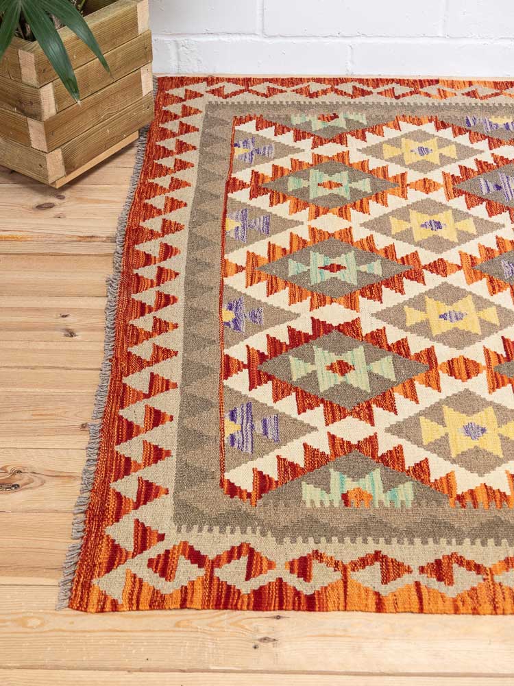 12701 Afghan Vegetable Dyed Kilim Rug 157x204cm (5.1 x 6.8ft)