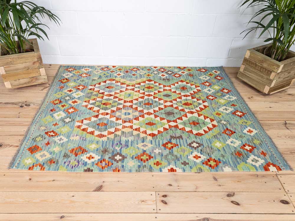 12728 Afghan Vegetable Dyed Kilim Rug 140x176cm (4.7 x 5.9ft)