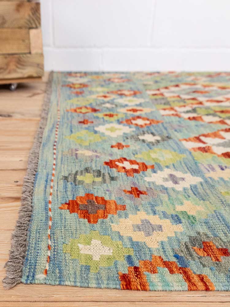 12728 Afghan Vegetable Dyed Kilim Rug 140x176cm (4.7 x 5.9ft)