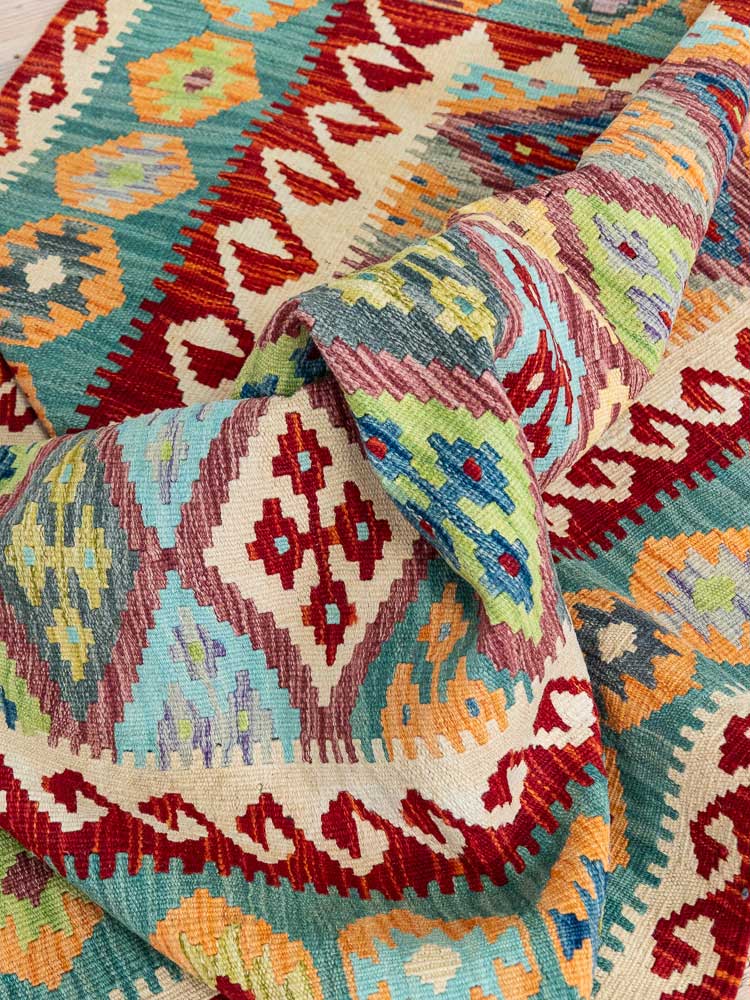 12730 Afghan Vegetable Dyed Kilim Rug 128x176cm (4.2 x 5.9ft)