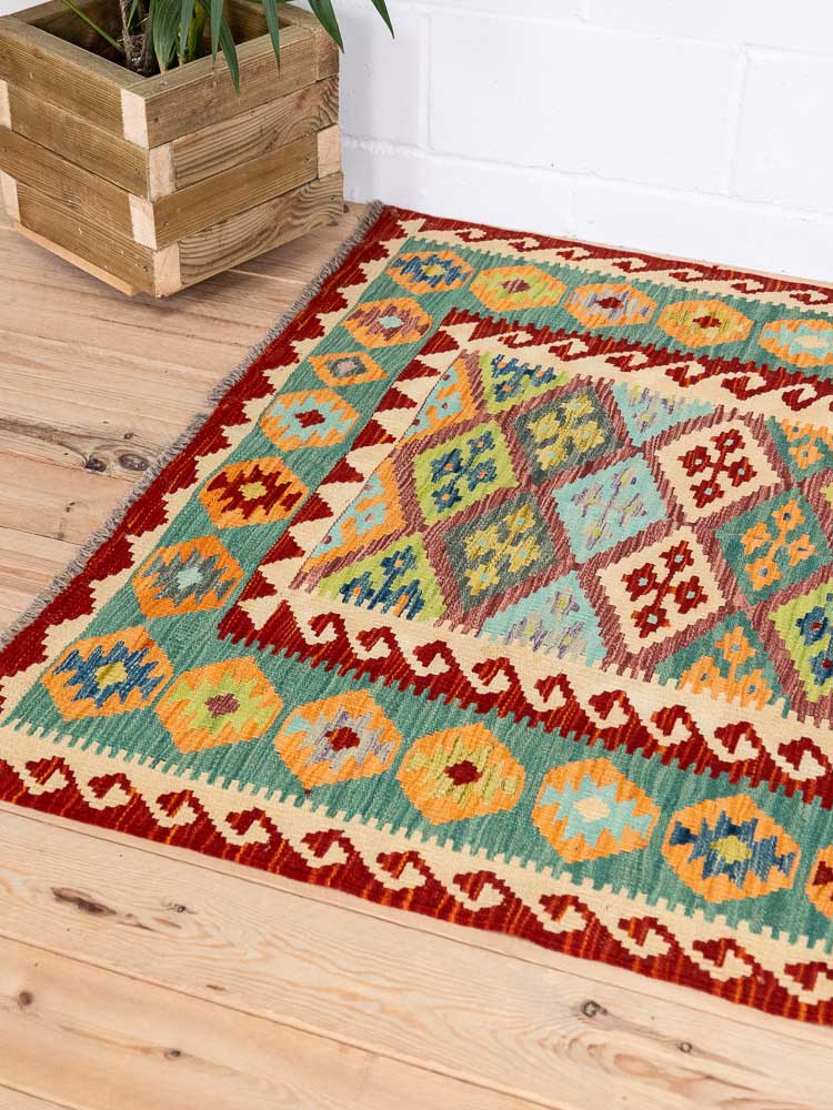 12730 Afghan Vegetable Dyed Kilim Rug 128x176cm (4.2 x 5.9ft)