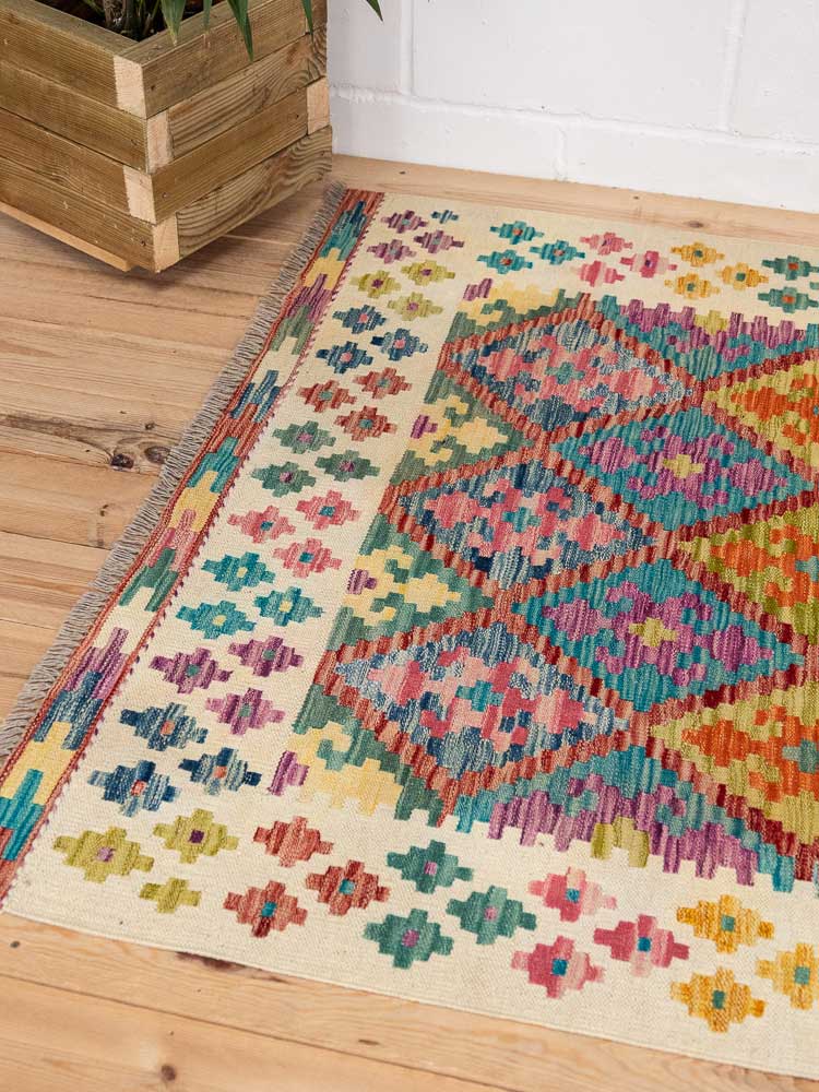 12731 Afghan Vegetable Dyed Kilim Rug 127x175cm (4.2 x 5.8ft)