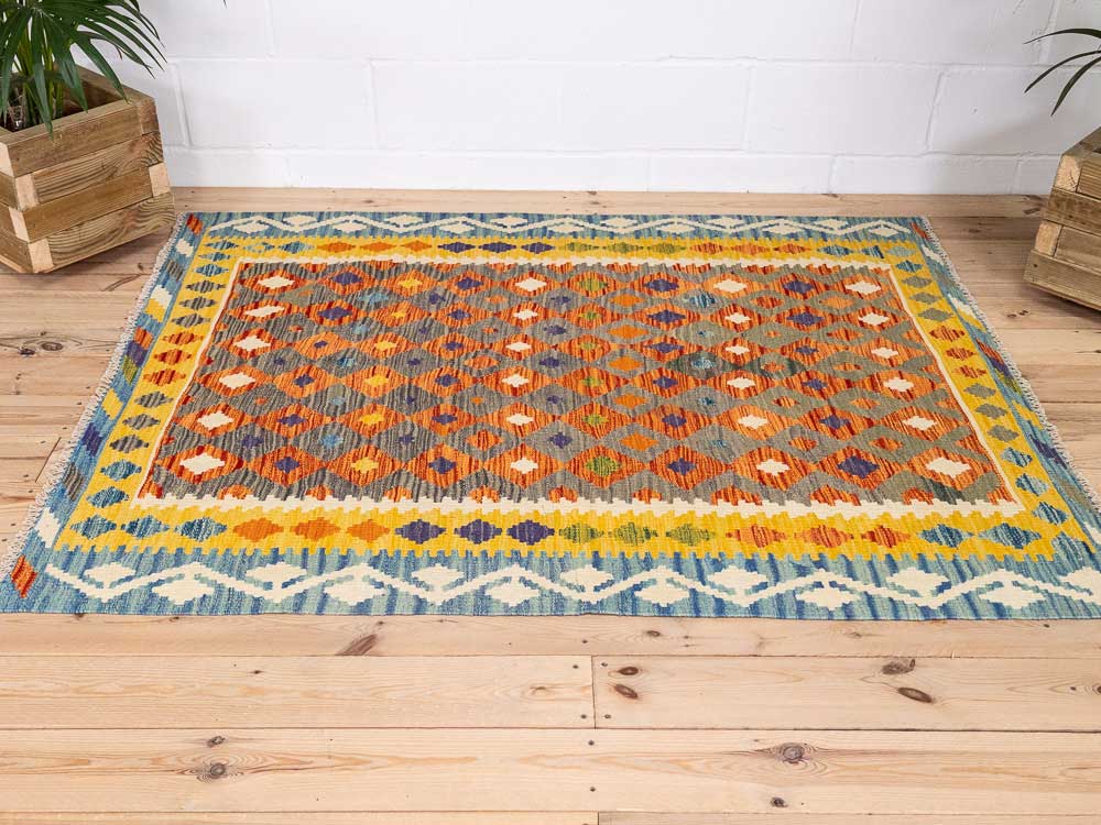 12732 Afghan Vegetable Dyed Kilim Rug 134x172cm (4.4 x 5.7ft)