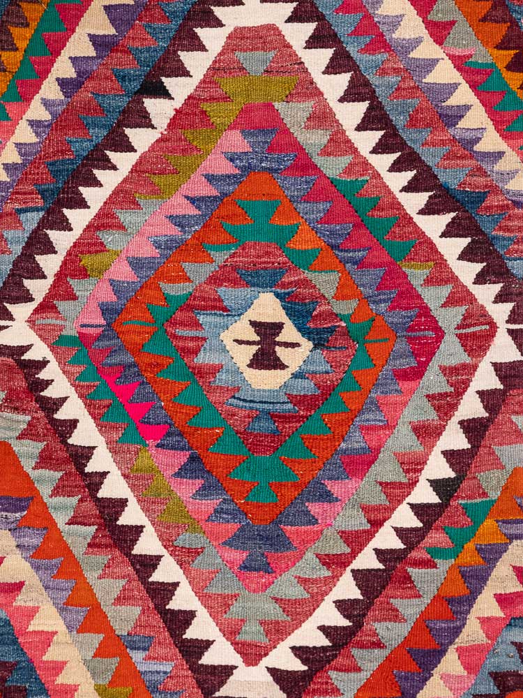 12770 Vintage Turkish Denizli Kilim Rug 72x123cm (2.4 x 4.0ft)