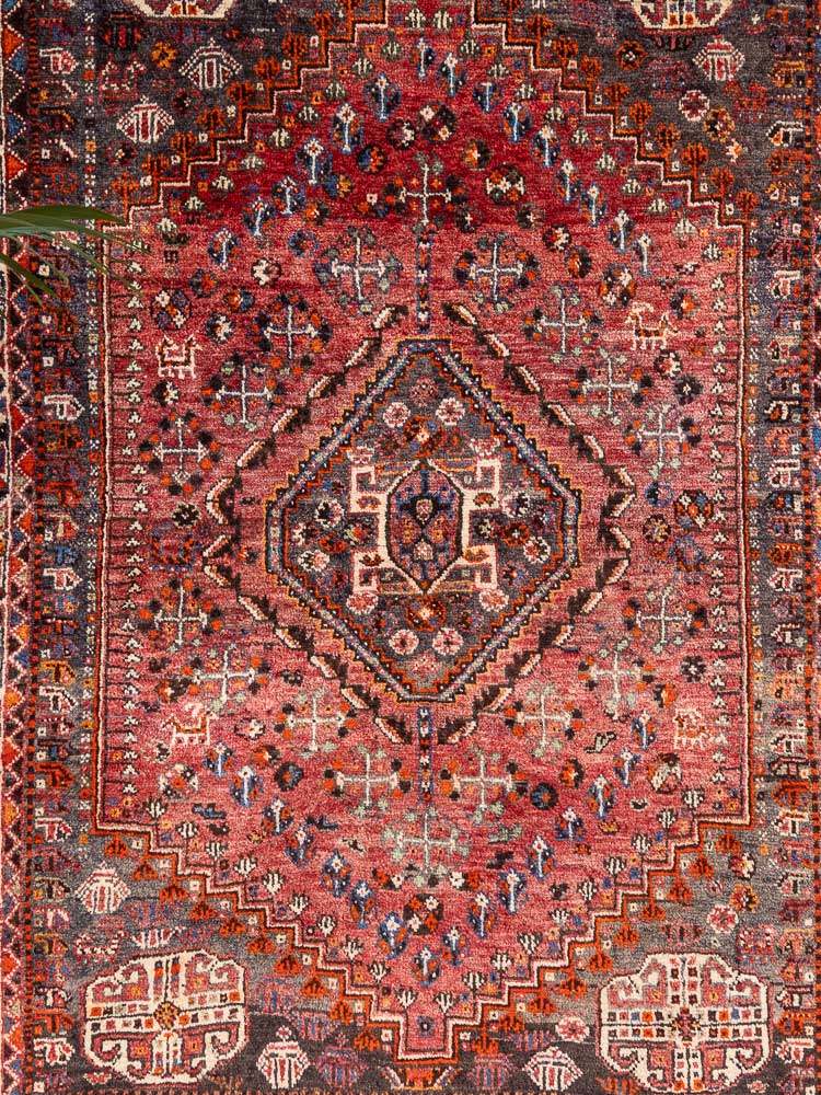 12778 Quality Qashqai Hand Knotted Wool Rug 117x159cm (3.10 x 5.2ft)