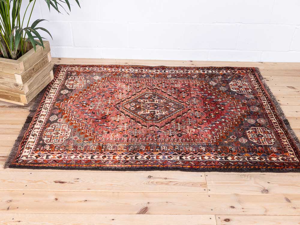 12778 Quality Qashqai Hand Knotted Wool Rug 117x159cm (3.10 x 5.2ft)