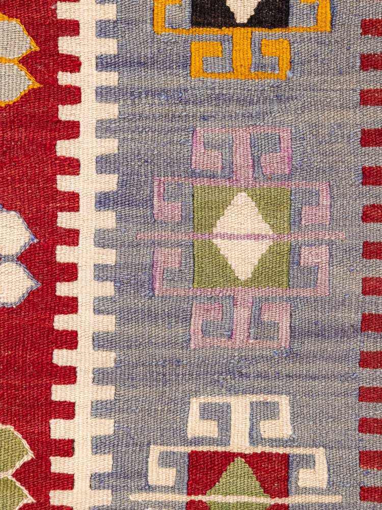 12779 Vintage Turkish Esme Kilim Rug 118x177cm (3.10 x 5.9ft)