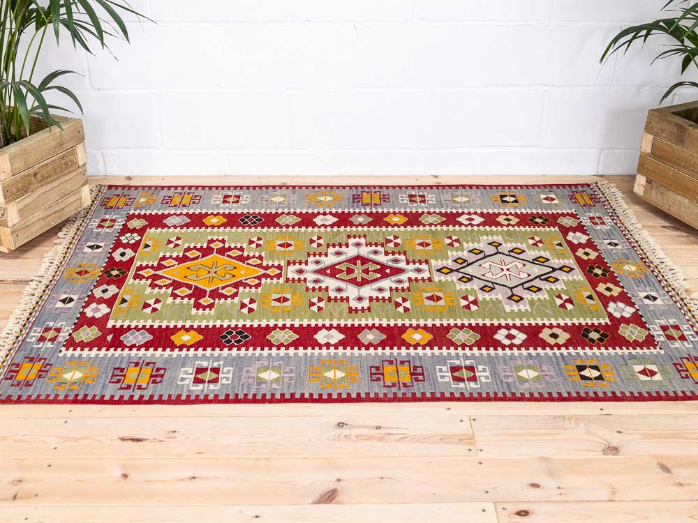 12779 Vintage Turkish Esme Kilim Rug 118x177cm (3.10 x 5.9ft)