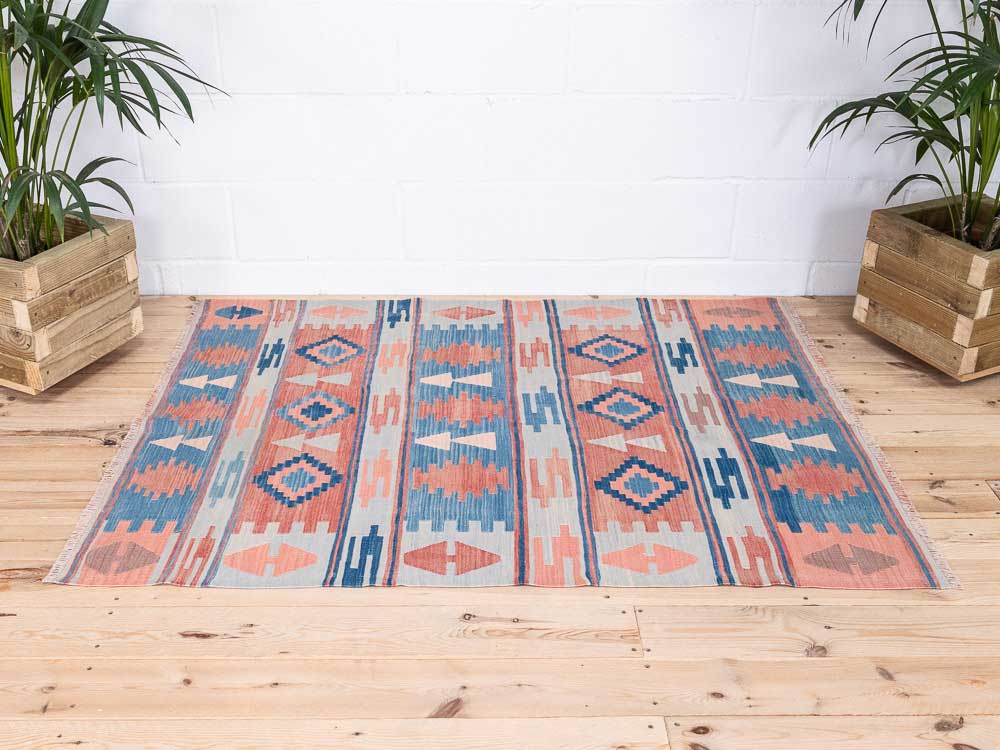 12780 Vintage Turkish Usak Kilim Rug 122x159cm (4 x 5.2ft)