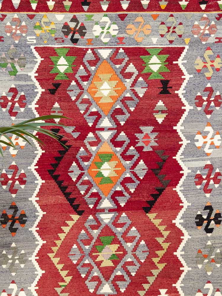 12781 Vintage Turkish Esme Kilim Rug 114x179cm (3.9 x 5.10ft)