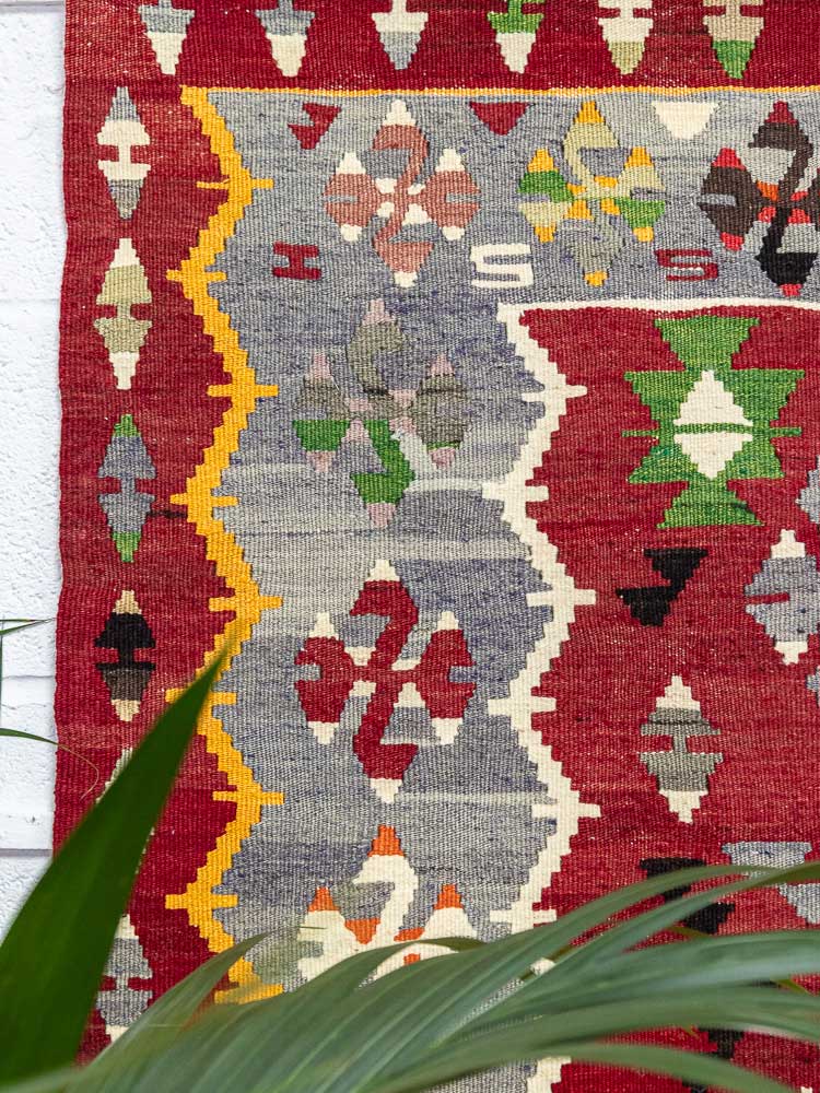 12781 Vintage Turkish Esme Kilim Rug 114x179cm (3.9 x 5.10ft)