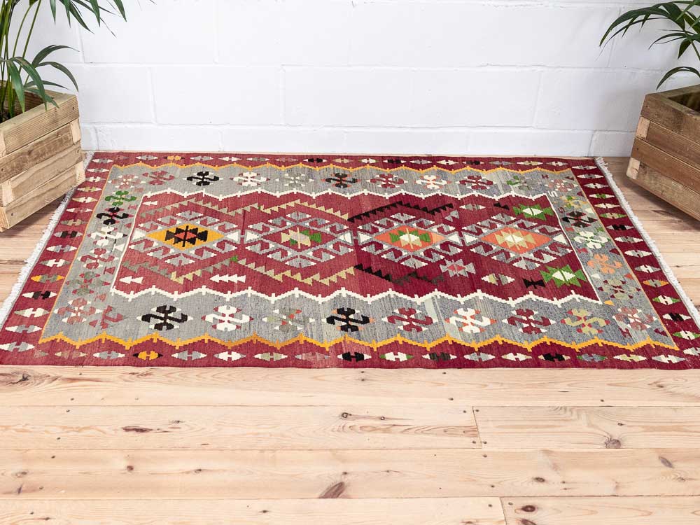 12781 Vintage Turkish Esme Kilim Rug 114x179cm (3.9 x 5.10ft)