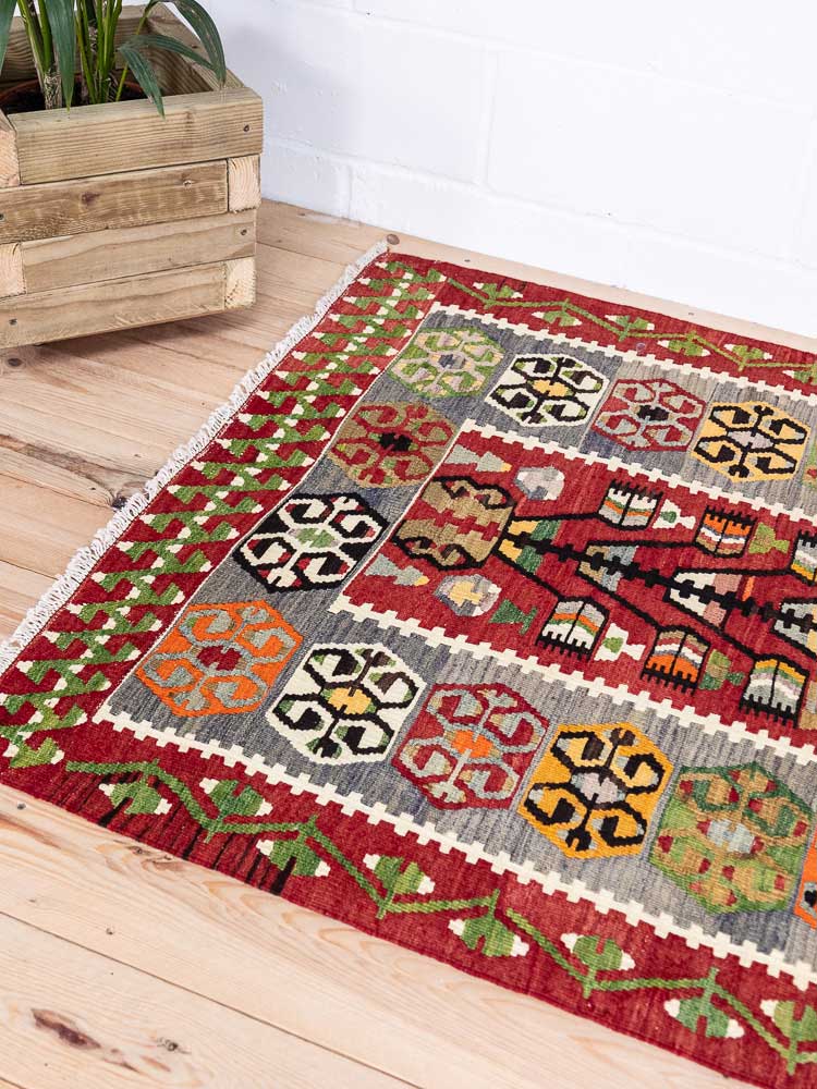 12785 Vintage Turkish Esme Kilim Rug 114x163cm (3.9 x 5.4ft)