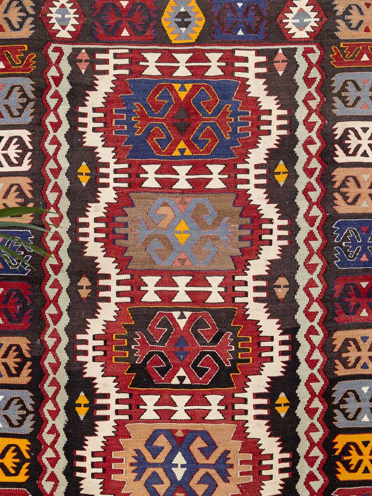 12787 Vintage Turkish Maras Kilim Rug 104x199cm (3.5 x 6.6ft)