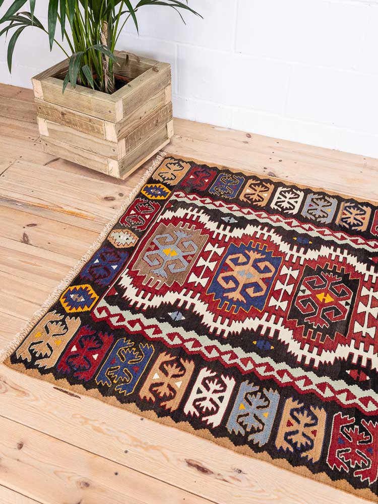 12787 Vintage Turkish Maras Kilim Rug 104x199cm (3.5 x 6.6ft)