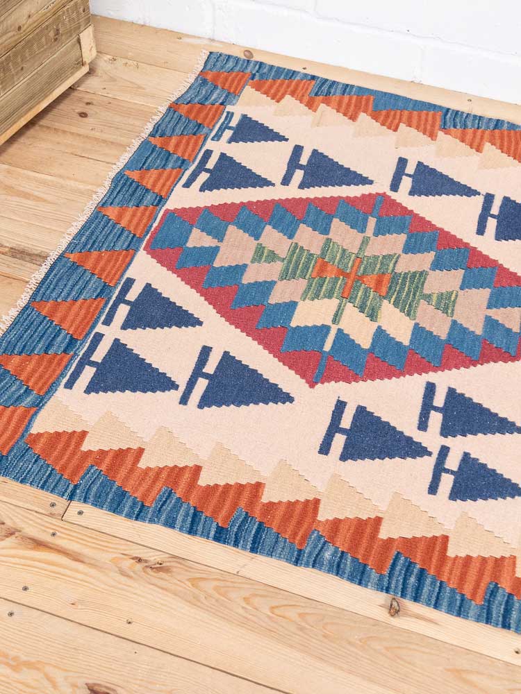 12788 Vintage Turkish Usak Kilim Rug 109x181cm (3.7 x 5.11ft)