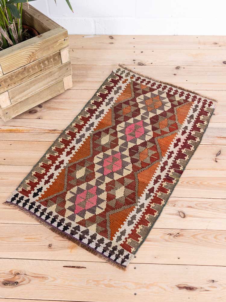 12826 Small Vintage Turkish Sivas Kilim Rug 53x88cm (1.9 x2.10ft)