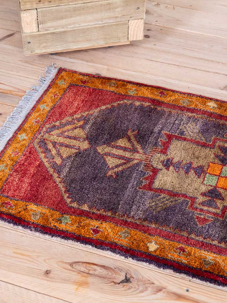 12843 Small Village Turkish Malatya Rug 61x105cm (2 x 3.5ft)