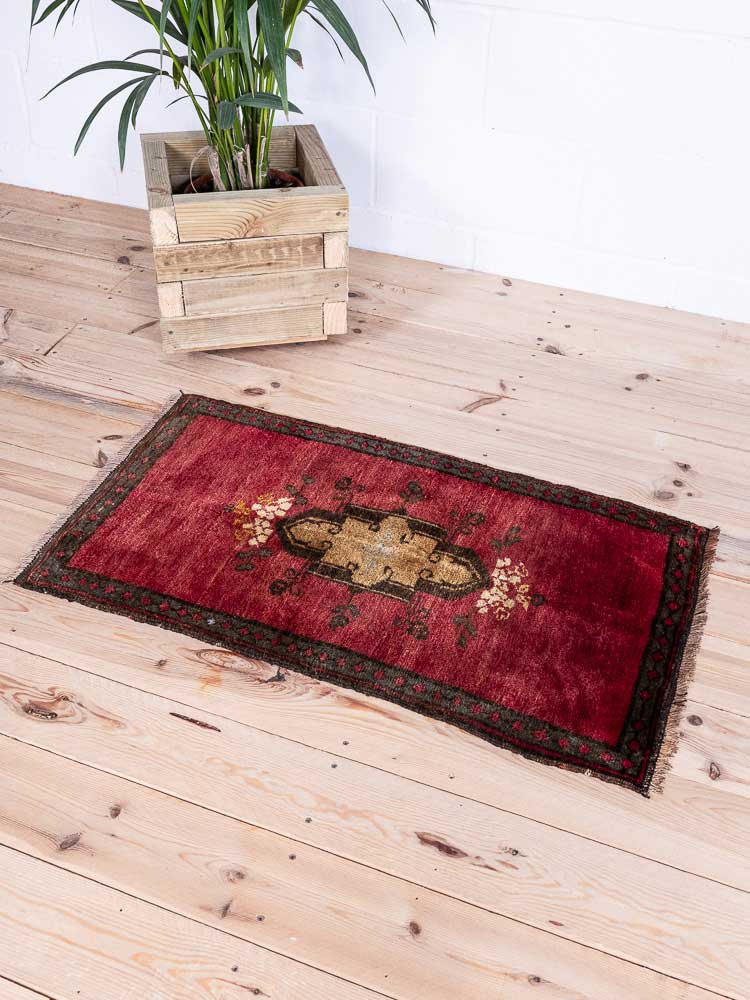 12845 Small Village Turkish Malatya Rug 55x96cm (1.9 x 3.1ft)