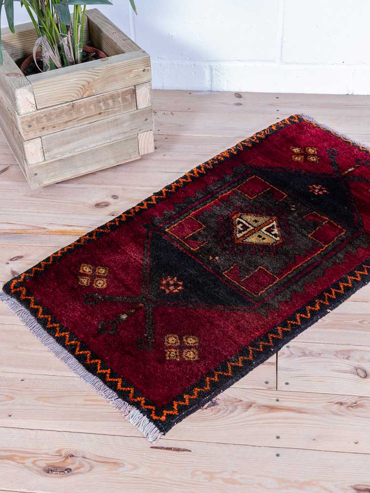 12846 Small Village Turkish Malatya Rug 60x105cm (1.11 x 3.5ft)