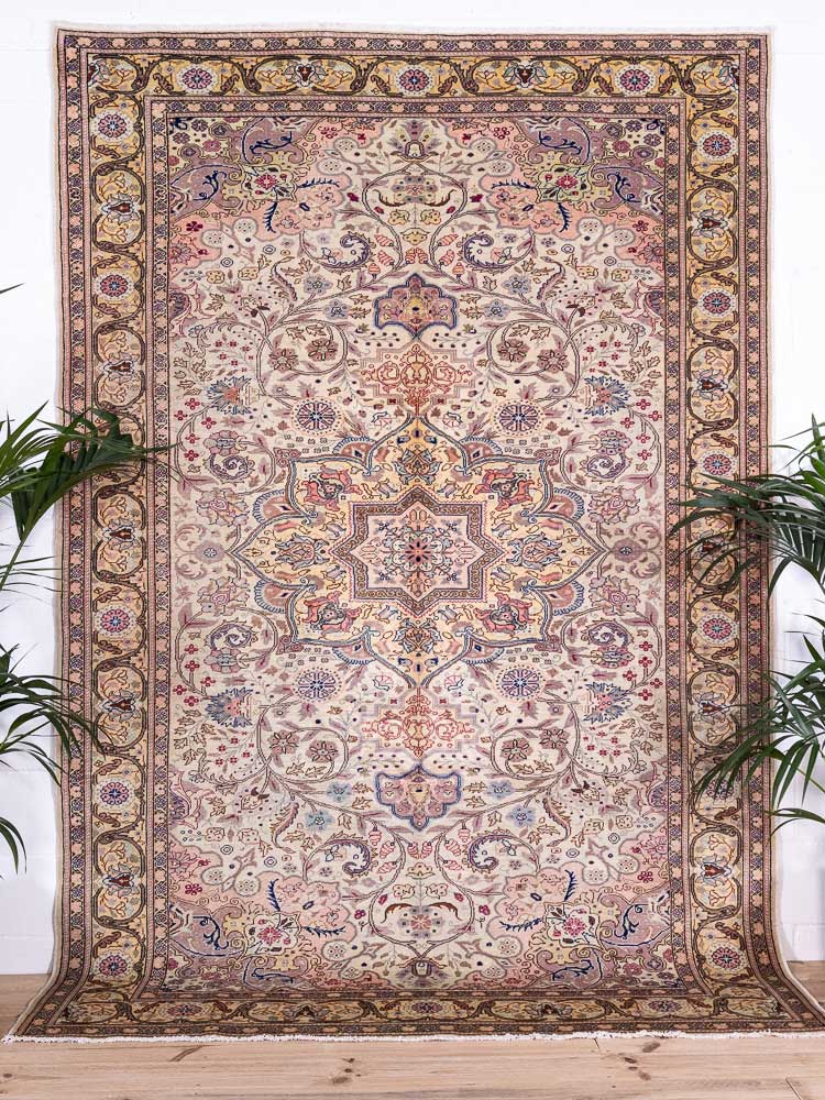 12861 Large Vintage Turkish Kayseri Carpet 199x294cm (6.6 x 9.7ft)