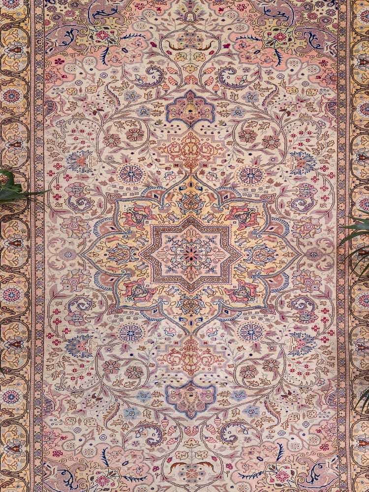 12861 Large Vintage Turkish Kayseri Carpet 199x294cm (6.6 x 9.7ft)