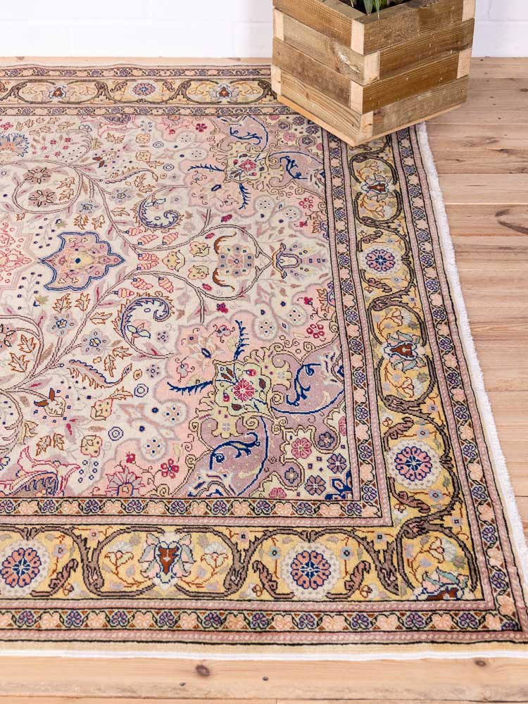 12861 Large Vintage Turkish Kayseri Carpet 199x294cm (6.6 x 9.7ft)