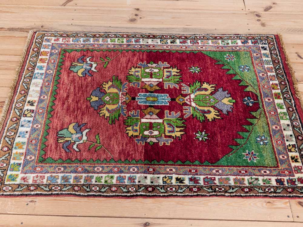 12870 Vintage Turkish Afyon Dazkiri Handknotted Prayer Rug 89x122cm (2.11 x 4ft)