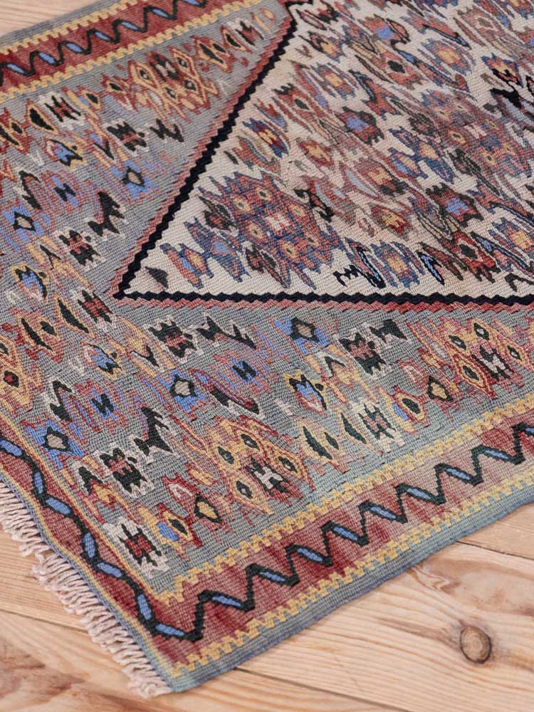 12873 Small Vintage Van Senneh Kilim Rug 60x98cm (1.11 x 3.2ft)