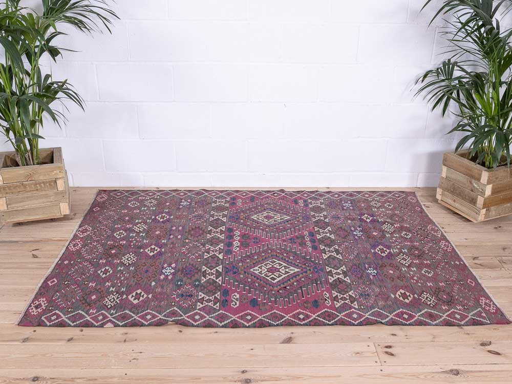 12881 Vintage Turkish Van Kilim Rug 139x198cm (4.6 x 6.6ft)