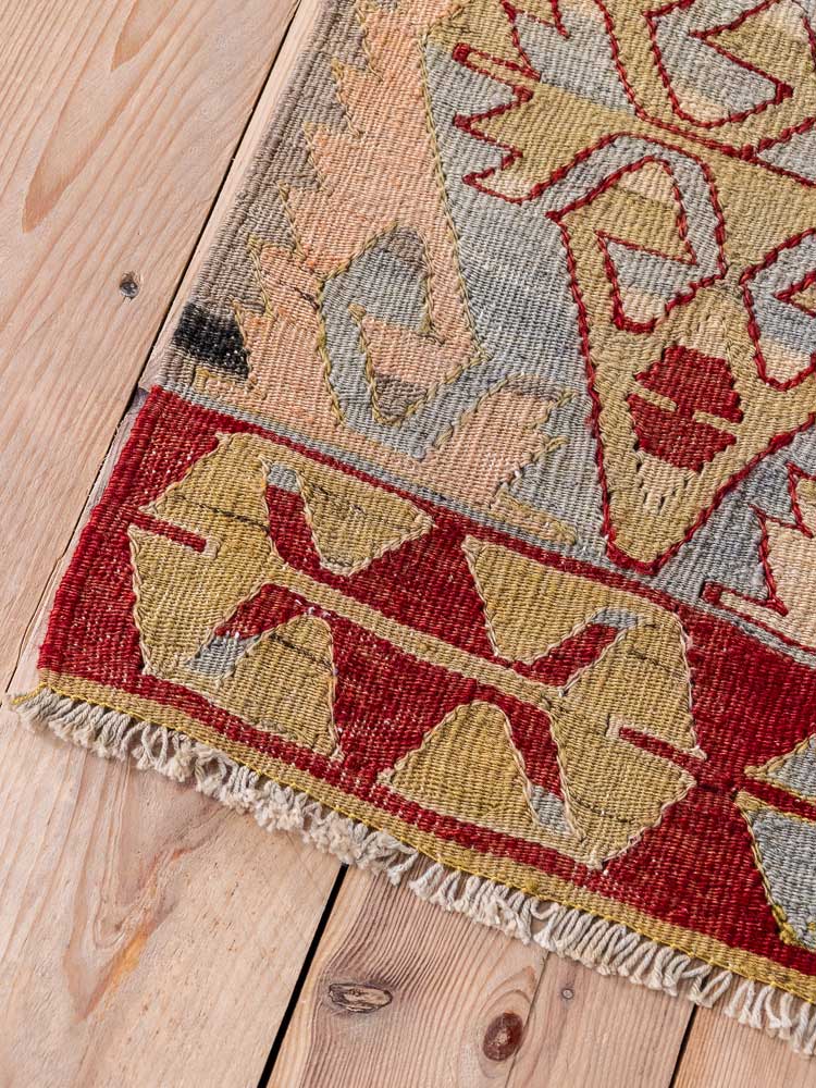 12882 Vintage Turkish Cal Kilim Rug 109x168cm (3.7 x 5.6ft)