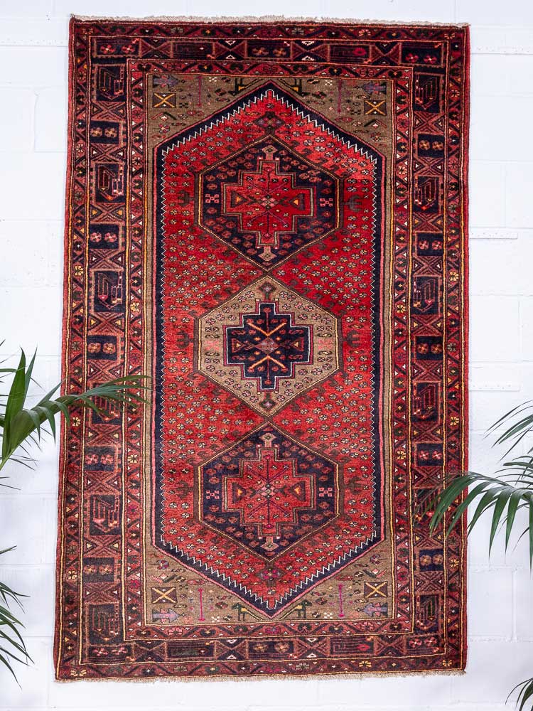 12927 Zanjan Hand-knotted Hamadan Rug 136x217cm (4.5 x 7.1ft)