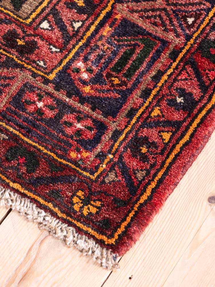 12927 Zanjan Hand-knotted Hamadan Rug 136x217cm (4.5 x 7.1ft)