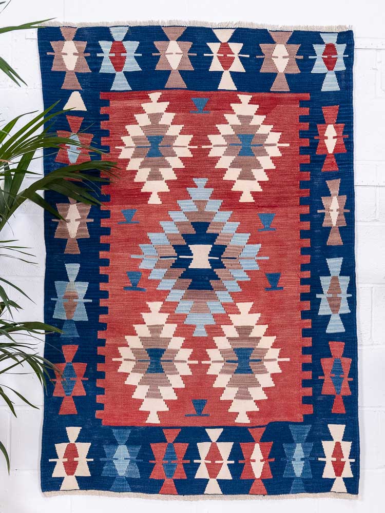 12945 Handwoven Vintage Turkish Usak Kilim Rug 115x170cm (3.9 x 5.6ft)