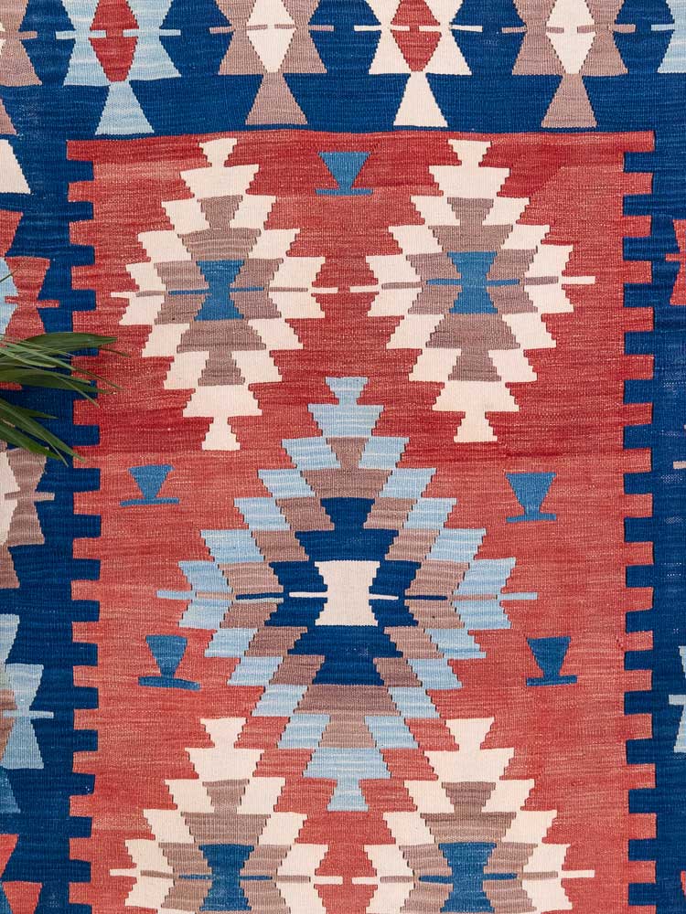 12945 Handwoven Vintage Turkish Usak Kilim Rug 115x170cm (3.9 x 5.6ft)